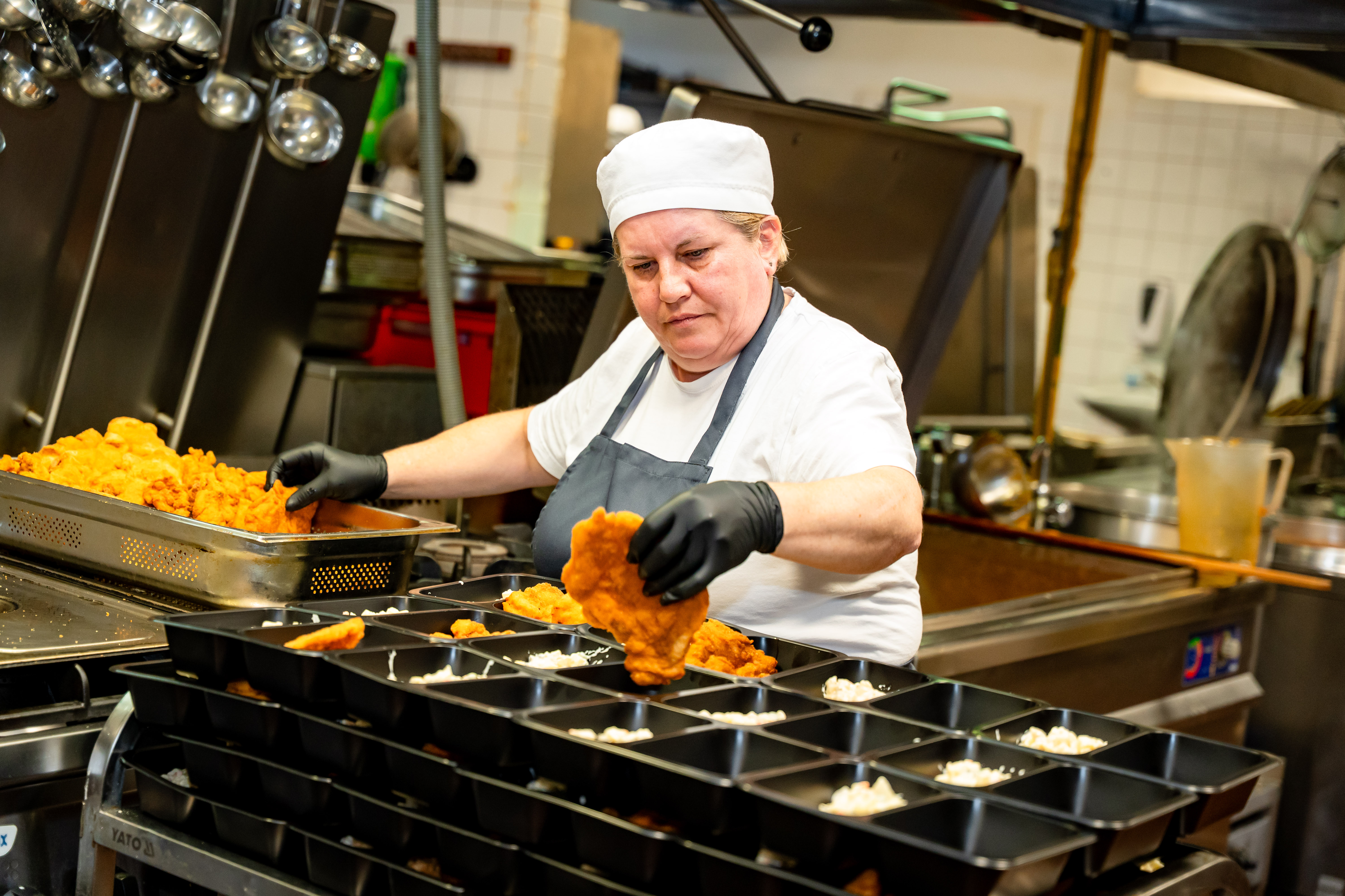 Tradicne charitativne podujatie Vianocne varenie pre seniorov-21